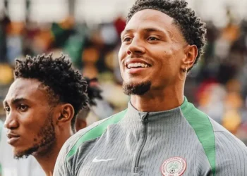 Com país fora da disputa, goleiro da Nigéria é eleito