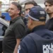Arma de Jair Bolsonaro é apreendida com militar durante blitz no DF