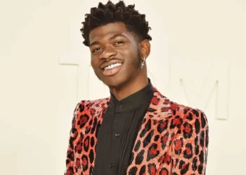 Lil Nas X diz que está em reabilitação e que tem transtorno bipolar