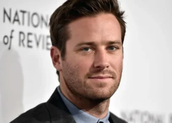 Diretor diz que seu filme com Armie Hammer foi banido na Alemanha