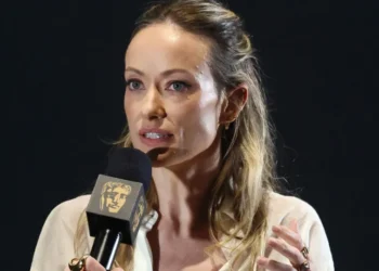 Olivia Wilde diz que foi muito criticada quando namorou com Harry Styles