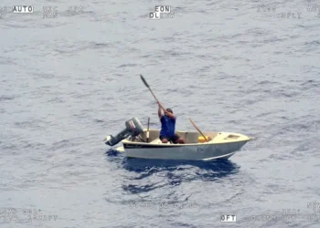 Pescador sobrevive à deriva 7 dias num barco a remo na Nova Zelândia