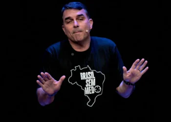 'Neymar é craque', diz Flávio Bolsonaro em resposta a comentário de Lula