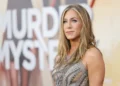 Jennifer Aniston lamenta morte de diretor de