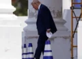 Trump ameaça atacar