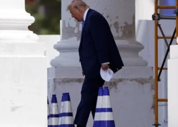 Trump ameaça atacar