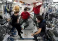 NASA leva bola da Copa do Mundo ao Espaço; veja as imagens!