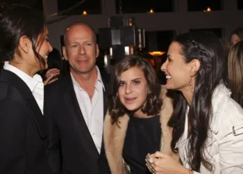 Demi Moore faz homenagem ao ator Bruce Willis no Dia dos Pais dos Estados Unidos