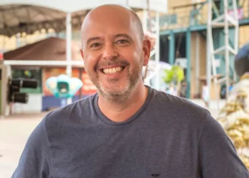 Após mal-estar e internação, Alex Escobar segue afastado do Globo Esporte