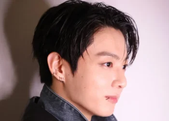 Brasileira é condenada e pode ser extraditada após perseguir Jungkook do BTS