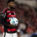 Flamengo recebe proposta de mais de R$ 50 milhões por Emerson Royal