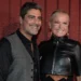 Marido de Xuxa discute com seguidora ao sair em defesa de Rodrigo Branco