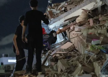 Terremoto de 7,5 derruba prédios em Caracas; há 32 mortes já confirmadas
