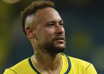 Neymar chora após voltar a jogar pela Seleção:
