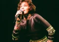 Espólio de Whitney Houston rebate Oprah Winfrey após fala sobre queda em palco