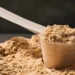 Whey protein e leite em pó vencidos: polícia fecha