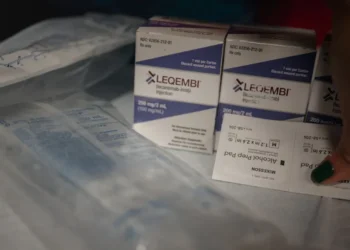 Medicamento para Alzheimer inicial começa a ser vendido no Brasil