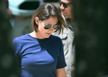 Esquerda se junta a Michelle contra Flávio em grupos e ofusca crise do governo Lula