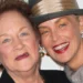 Sharon Stone chora ao falar da morte da mãe:
