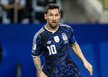 Com gol de Messi, Argentina bate Jordânia e faz segunda melhor campanha da Copa
