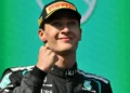 Russell vence pela primeira vez desde março e Verstappen bate Antonelli