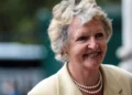 Morre Penelope Keith, atriz britânica da sitcom