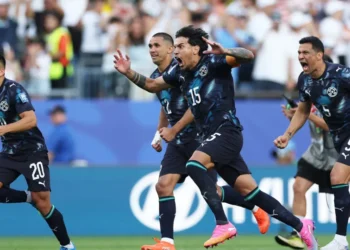 Paraguai acaba com sonho do penta da Alemanha e avança na Copa