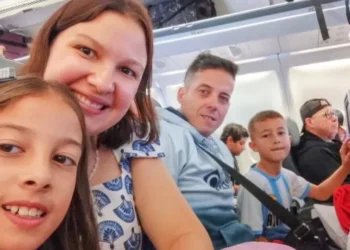 Após anos na Espanha, família volta à Venezuela e pode estar sob escombro
