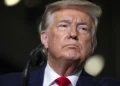 Aprovação de Trump atinge 35%, próximo da mínima histórica, diz pesquisa