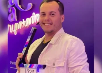 Ator teve infarto causado por drogas após ir com dupla a motel, diz laudo