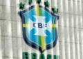 CBF prevê regra para punir clubes por pressão de torcidas em atletas em CTs