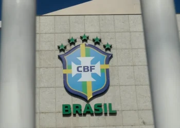 CBF quer acabar com jogos no fim do domingo e às 19h no meio de semana