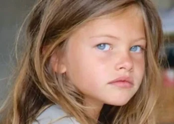 Conhecida como “menina mais bonita do mundo”, modelo se casa em Paris