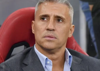 Demitido pelo São Paulo, Hernán Crespo vira prioridade para assumir Racing