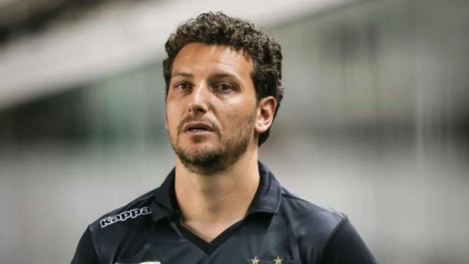 Elano revela visita a Robinho e diz: