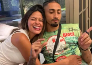 Esposa de Raphinha se manifesta sobre a situação financeira da família