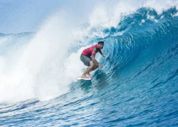 Filipinho elimina Medina mais uma vez no surfe, agora na Nova Zelândia