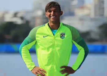 Isaquias Queiroz é prata na Copa do Mundo de Canoagem na Hungria