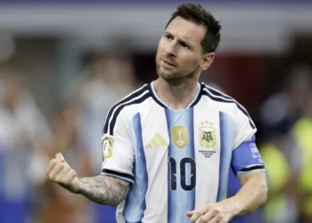 Lionel Messi é o Michael Jordan do futebol, diz Xavi a periódico americano