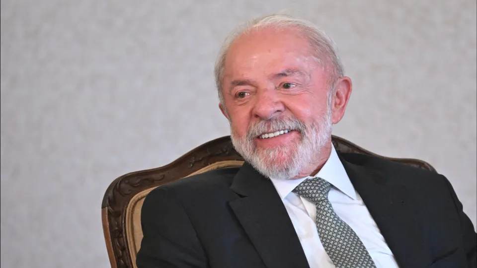 Lula chega aos EUA para encontro com Trump sob pressão eleitoral