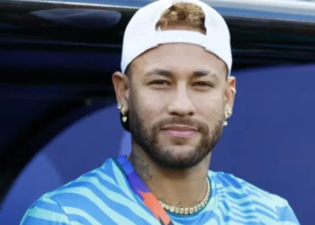 Neymar treina em campo com a Seleção pela primeira vez nos EUA