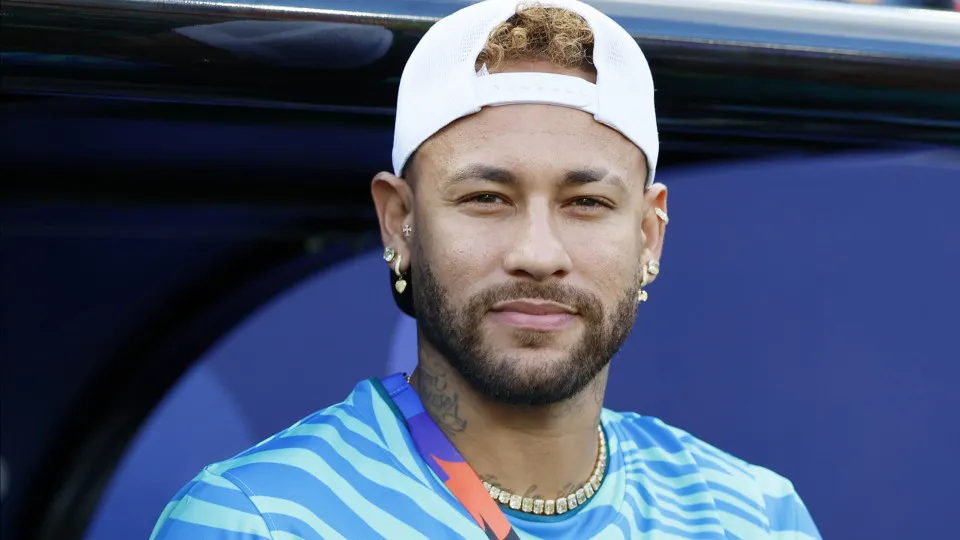 Neymar treina em campo com a Seleção pela primeira vez nos EUA