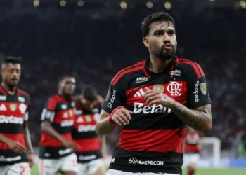 Quarteto do Flamengo começa férias com olhares divididos