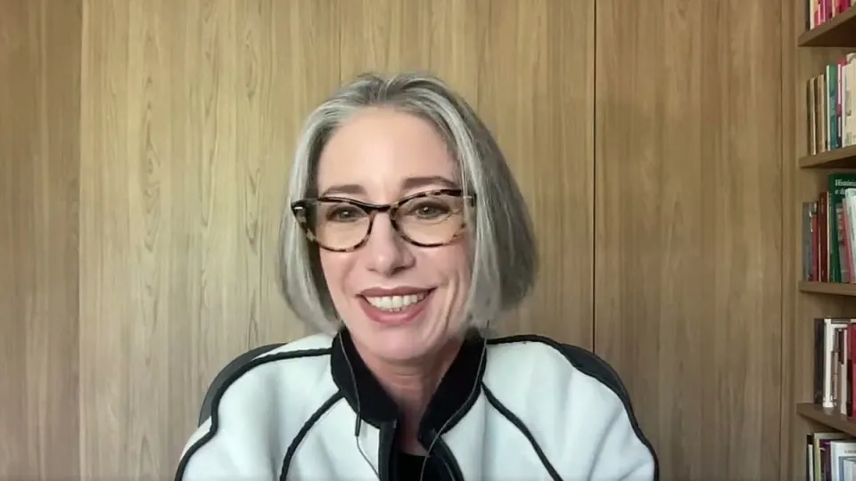'Repensem a masculinidade', diz Vera Iaconelli em debate com Juliana Cazarré
