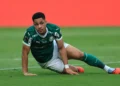 Vitor Roque não terá férias durante Copa para seguir tratamento de lesão