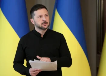 Zelensky propõe encontro e um