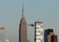 Casal é preso após subir ao topo do Empire State Building em Nova York