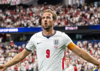Inglaterra elimina RD Congo com dois gols de Kane e avança às oitavas