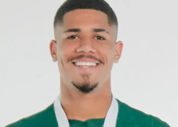 Apesar do transfer ban, Santos busca informações sobre lateral do Goiás
