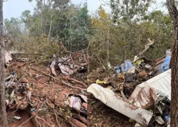 Avião cai e deixa piloto e passageira mortos em Campo Grande